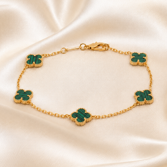 Emera: Green Malachite Quatrefoil Bracelet in Gold vermeil 925 Sterling Silver