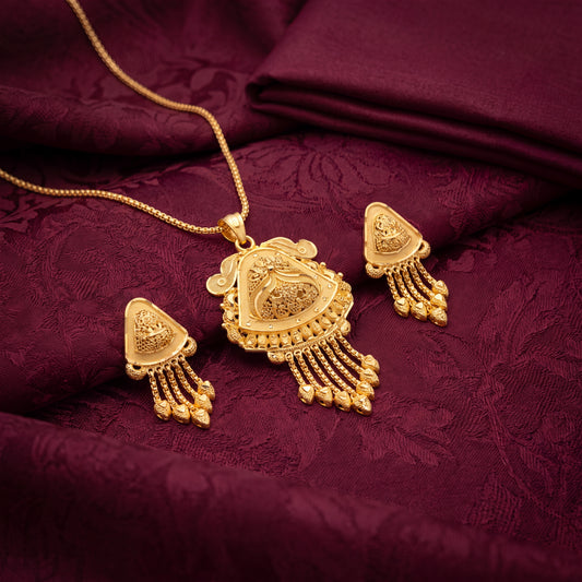 Shrivika Pendant Set