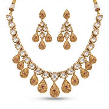 Ritvaa Jalbindu kundan polki choker set