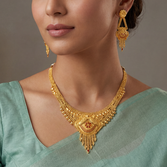 Kaumeya Necklace Set
