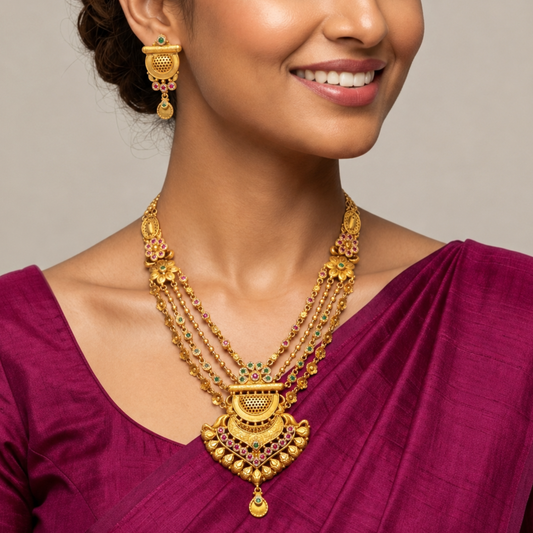 Suvarnapat Necklace Set