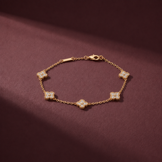 Odelie: Pave Quatrefoil Bracelet in Gold vermeil 925 Sterling Silver
