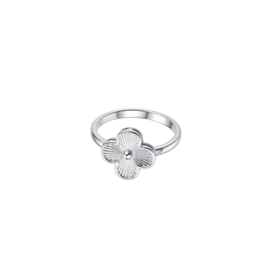 Dainty Silver Clover Motif Ring